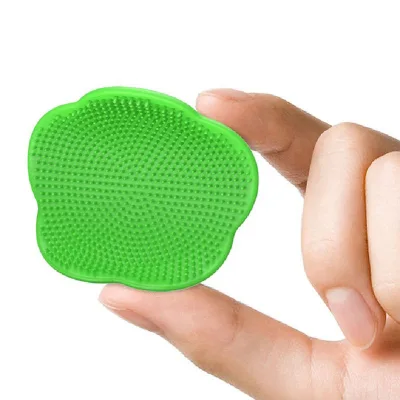 Small Flower Shape Baby Shampoo Brush Silica Gel to Remove Scalp Dirt Baby Shower Brush Newborn Shower Brush