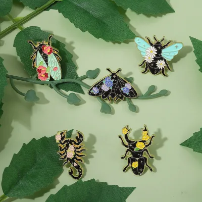 New Cartoon Colorful Butterfly Moth Shape UV Printed Engraved Metal Badge Alloy Animal Insect Series Brooch