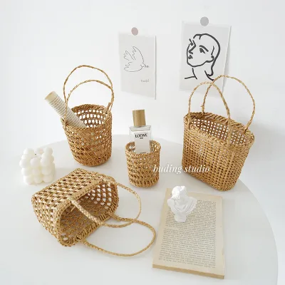 Hot Selling Handmade Mini Vase and Grass Woven Rattan Woven Storage Basket Manual Grass Woven Craft Small Flower Basket Japanese