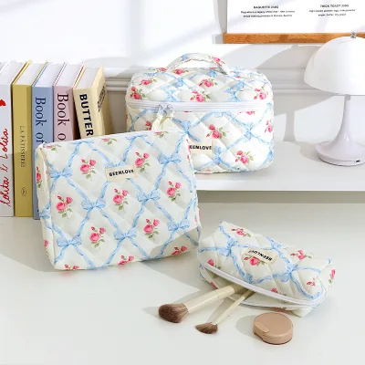 Large Quilted Bow Durable Lady Makeup Bag for Women Travel for Pouch with Zipper Closure