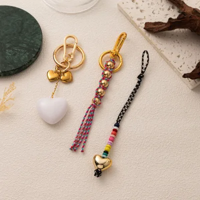 Cute White Heart Keychains for Women Bag Charms Watch Flowers Purse Charms Car Key Pendant Accessories