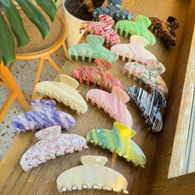 Elegant European American Style Acetate Shark Clip Hairpin with Geometric Elements Classic Design for Women Party Use 10.5cm