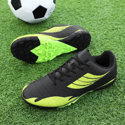 Hot Selling Breathable Anti-Odor Football Shoes Professional Man Soccer Competition Sneakers
