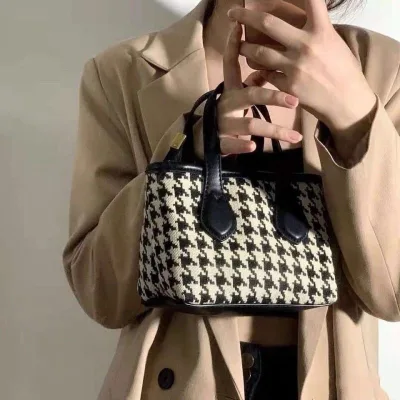 Exquisite Summer Women's Fashion Small Houndstooth Messenger Bag Single Strap ZIP Closure Versatile Mobile Phone Compartment