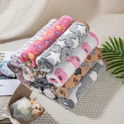 Pet Blanket Warm Coral Fleece Paw Print Blanket Cat and Dog Blanket One-Piece Delivery