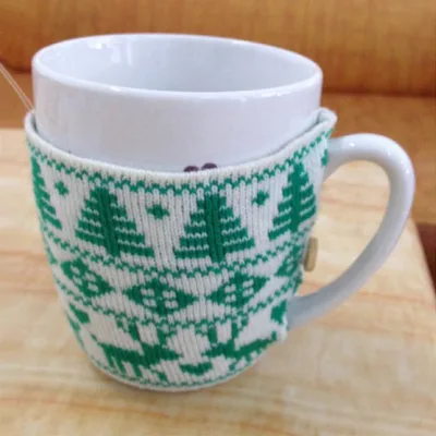 Hand Knitted Ceramic Mug Cozy, Christmas Themed Coffee Cup Sleeve, Decorative Wool Cozy with Button for Hot Drinks, Gift Set