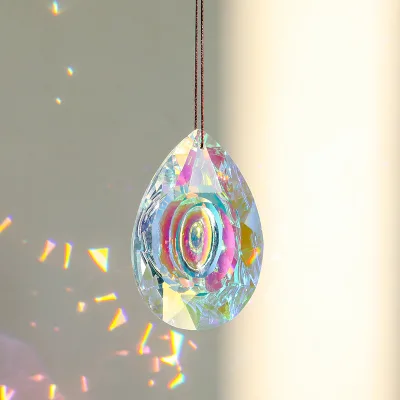 Modern Design Hanging Crystal Heart Light Catcher Glass Prism Sun Catcher with Rainbow Effect Accessories for Home Decor