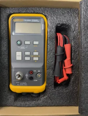 F718-300G High Precision Pressure Calibrator