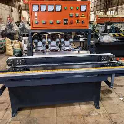 High In-deman Glass Straight-line Edging Machine: Four-head Design, Processing Speed of 0-4 M/min, Glass Polishing Equipment.