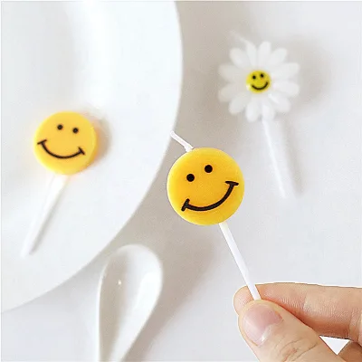 Pastel-Color Little Daisy Candle Birthday Candles Multiple Styles Smiling Face Cartoon Candles