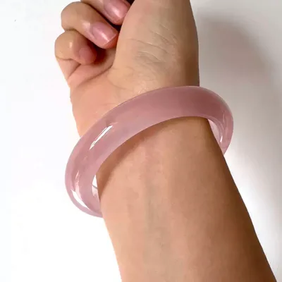 Hot Sale Carved and Polished Rose Quartz Crystal Bracelet Natural Stone Bangles for Art Love Business Gifts