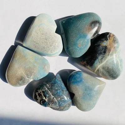 Wholesale Natural Carved Heart Pocket Stone High Quality Healing Crystal Blue Trolite Heart for Gifts Decor