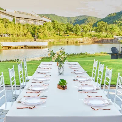 24 Guests Rose Gold Plastic Napkins with Disposable Tableware for Party and Valentines Day
