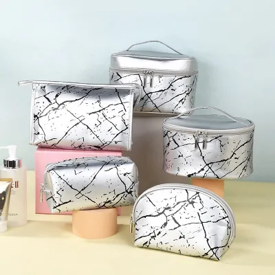 Large Capacity Silver Makeup Bag Zipper Closure New Art Logo Pattern Portable Female Cosmetics Storage Travel Case Made PU