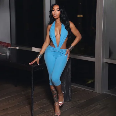 Y4929 Deep V Halter Neck, Large Backless Solid Color Twist Gathered Three-quarter Jumpsuit