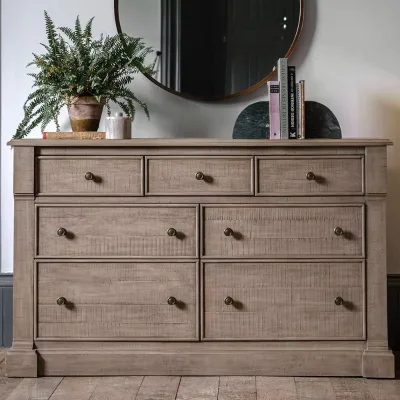 Vintage Distressed Solid Oak Wood 7-Drawer Chest Drawers with Antique Brass Knobs Farmhouse Style Bedroom Storage Furniture