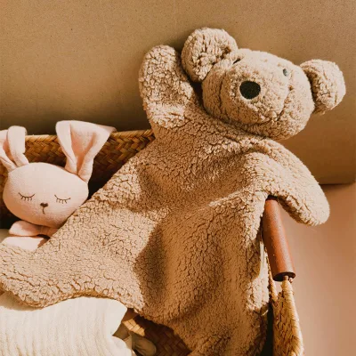 Wholesale Stack Cute Baby Safety Hug Blanket Sheep Comfort Blanket Baby Safety Blanket Breathable