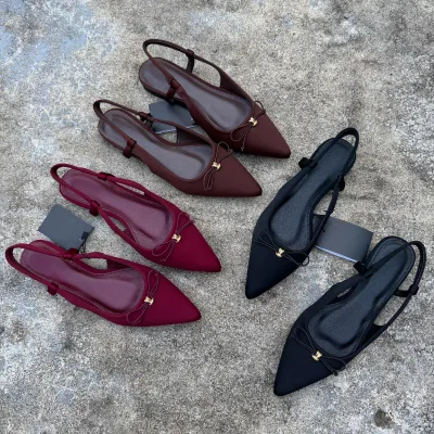 Comfortable French-style Pointed-toe Closed-toe Sandals Women Summer Flat Lightweight Slip-On Buckle Metal Decoration Bow Rubber