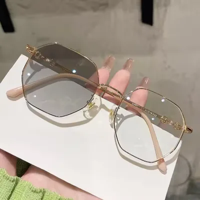 Hotsale Women Metal Irregular Photochromic Glasses Fashion Polygon Anti Blue Light Glasses Women Photogray Blue Blocking Glasses
