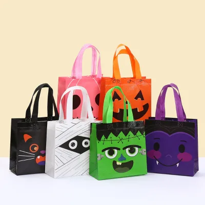 Wholesale of Cartoon-printed Non-woven Fabric Halloween Handbags, Party Candy Gift Bags, Shopping Bags for Malls