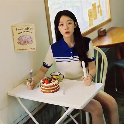 Women's Short Sleeved Lapel Blue and Pink Color Matching Business Casual Knitted Cashmere Polo Shirt