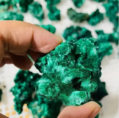 Wholesale Natural Malachite Specimen Raw Stones Mineral Rough Gemstone Specimens Stone for Decoration