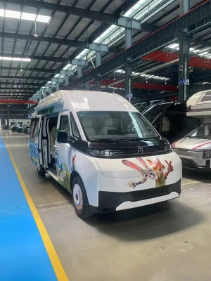 New Electric RV Camper Van for Farizon Super Van 5 Seat 2 Berth Bathroom Custom Painting RHD 83kWh LFP Battery 340-400km Range
