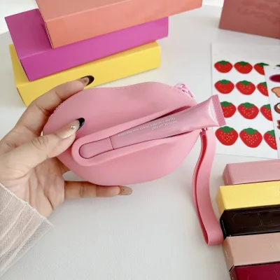 Private Label Yellow Oval Silicone Wrist Strap Lipstick Storage Bag Lip Balm Holder Lipstick Pouch Lipstick Bag