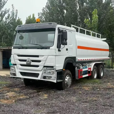 Factory Supply Used HOWO 6*4 20000L Oil Transport Tank Truck Customized Compartment Tank for Africa Oil Transport Industry