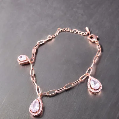Classically Elegant 18K Gold-Plated Teardrop Crystal Necklace Simple and Stylish Sweater Chain with Zircon Stone Gift