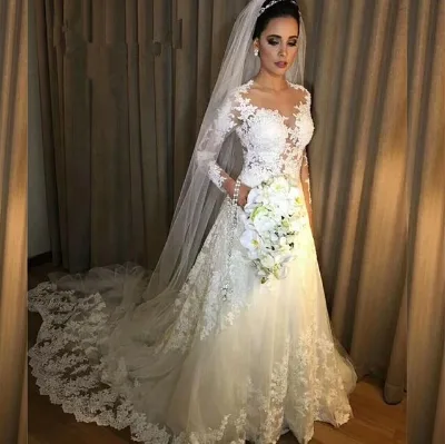 Classic Ladies Vintage Lace Applique Plus Size Wedding Dress With Full Sleeves