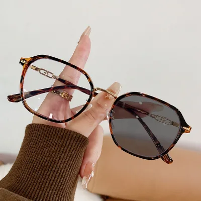 25038 Hot Selling Wholesale Retro Small Frame Elderly Men Women Fashionable Eyewear Presbyopia Computer Reading Glasses