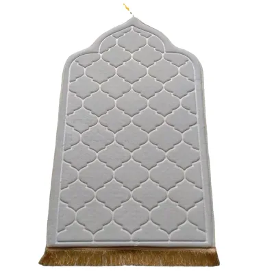 Factory Wholesa Islamic Muslim Facecloth Pilgrimage Blanket Solid Color Thickened Pilgrimage Mat with Tassel Prayer Mat