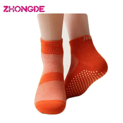 ZD002 Popular Style Fancy Indoor Trampoline Park Grip Socks Nonslip for Adults Children for Sale Price