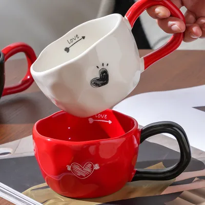 Wholesale Ceramic Milk Coffee Mugs Heart Shape Handgrip 330ml Capacity Cute Design Food Safe Microwave Safe for Party Home Hotel