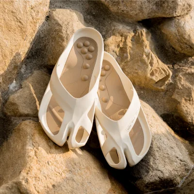 Light weight anti-slip woman slippers 2025