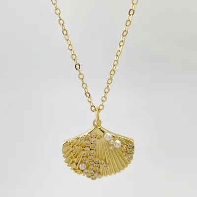 Elegant Arc Gold Plated Brass Fan Pendant Necklace Zircon Inlay Exquisite Clavicle Chain for Women