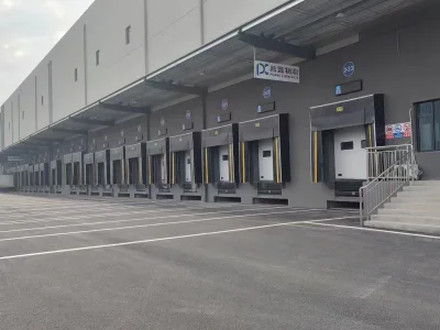 Industrial Truck Dock Shelter High-Density Foam Pad Seal for Cold Storage Door
