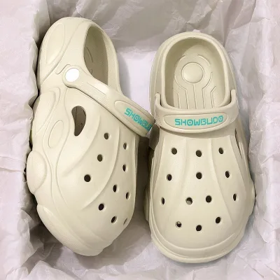 New Design DIY Anti-Slip Sandal for Men and Women Custom Logo Waterproof and Light Platform Closed Toe for Winter Season