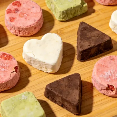 Freeze Dried Ice Cream Multiple Assorted Flavors Crispy Melty Texture Fun Snack for Bakery Decoration Bulk Wholesale Supply