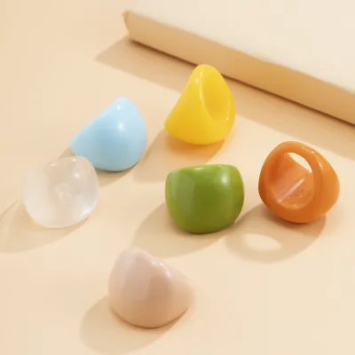Trendy Summer New Fresh Simple Design Wide Finger Rings Hot Selling Cute Colorful Resin Chunky Ring for Women Ladies Gifts