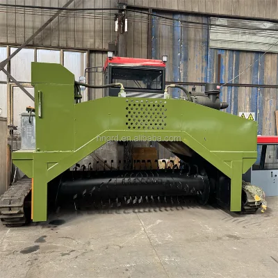 Self-Propelled Crawler-Type Turning Machine for Farms for Sheep and Cow Dung Removal with Core Motor Component