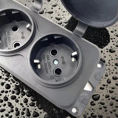 High Quality EU Standard Outdoor Waterproof 3-Way Schuko TPE Power Rewireable Socket Contact-Protected IP54 Extension Socket