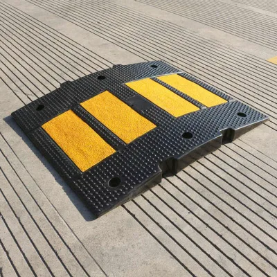 Rubber Speed Bump with Cat Eye Reflectors-Enhanced Night Warning 25-45mph Traffic Rating Asphalt Installation