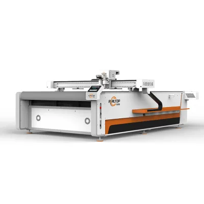 Factory Price Automatic Apparel Bag With Zipper Socks Victory Apparel Apparel Cutting Machinery With Table New Product 2024