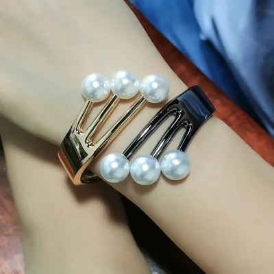 High Quality Dubai Jewelry Gold Plated Metal Opened Bracelets Personality Statement Fashion Pearl Beaded Cuff Bangle Women