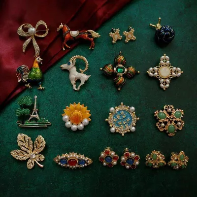 brooches luxury women wholesale Vintage leaf animal Barlow wind Luxury gem brooch