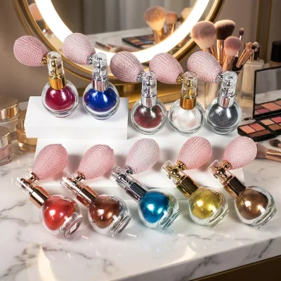 Private Label Shimmering Body Highlighter Powder Spray Long Lasting Brightening Glitter Powder with Pump Design Atomizer