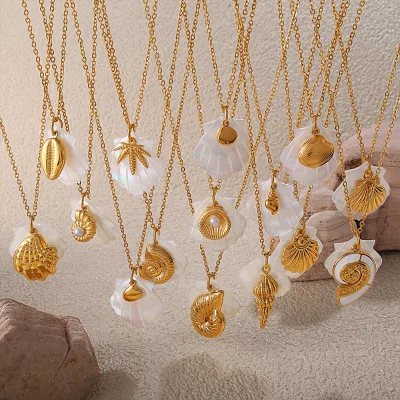 Boho Summer Beach Shell Pendant Necklace 18K Stainless Steel Inlaid Rhinestone Bow Pendant Chain Necklace for Holiday Party
