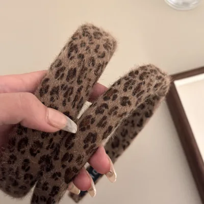 Women's Luxury Velvet Leopard Printed Sponge Headband 's Hot Selling Fashion Accessory